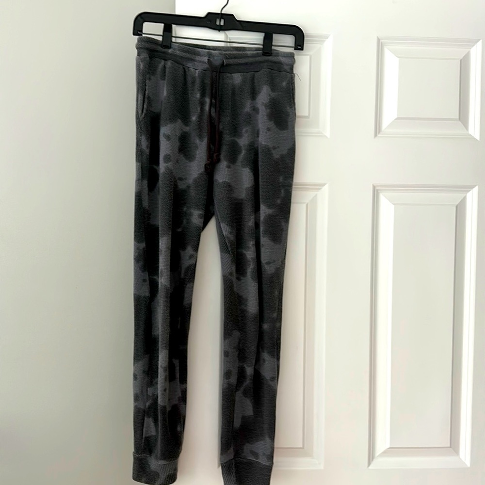 Cute grey-camo sweatpants joggers